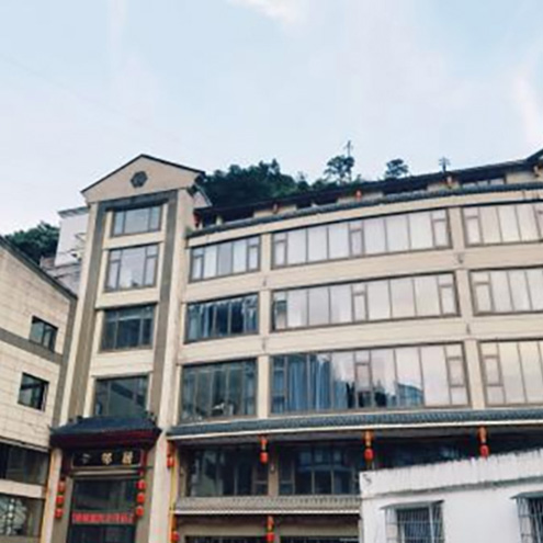 匠心传承邂逅闽商入黔，老邻居酒业布局百元酱酒启新程